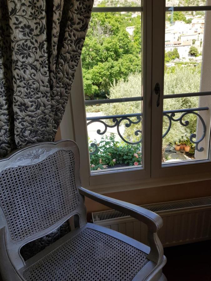 Bed and Breakfast Bastide Des Oliviers Мустьє-Сент-Марі Екстер'єр фото