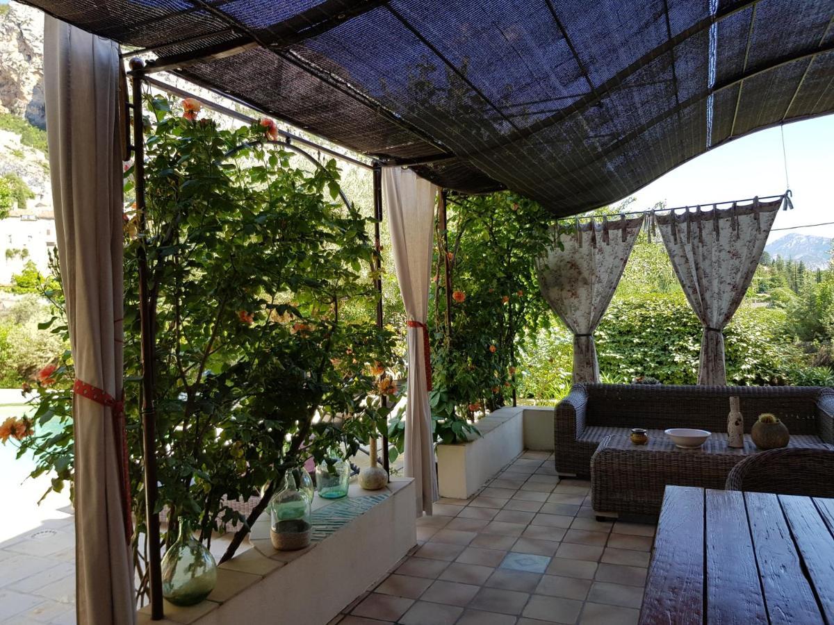 Bed and Breakfast Bastide Des Oliviers Мустьє-Сент-Марі Екстер'єр фото