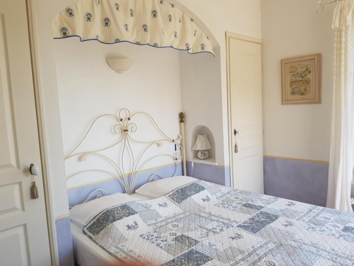 Bed and Breakfast Bastide Des Oliviers Мустьє-Сент-Марі Екстер'єр фото
