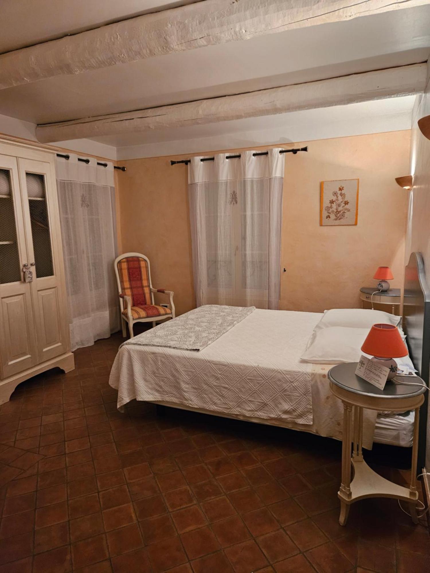 Bed and Breakfast Bastide Des Oliviers Мустьє-Сент-Марі Екстер'єр фото