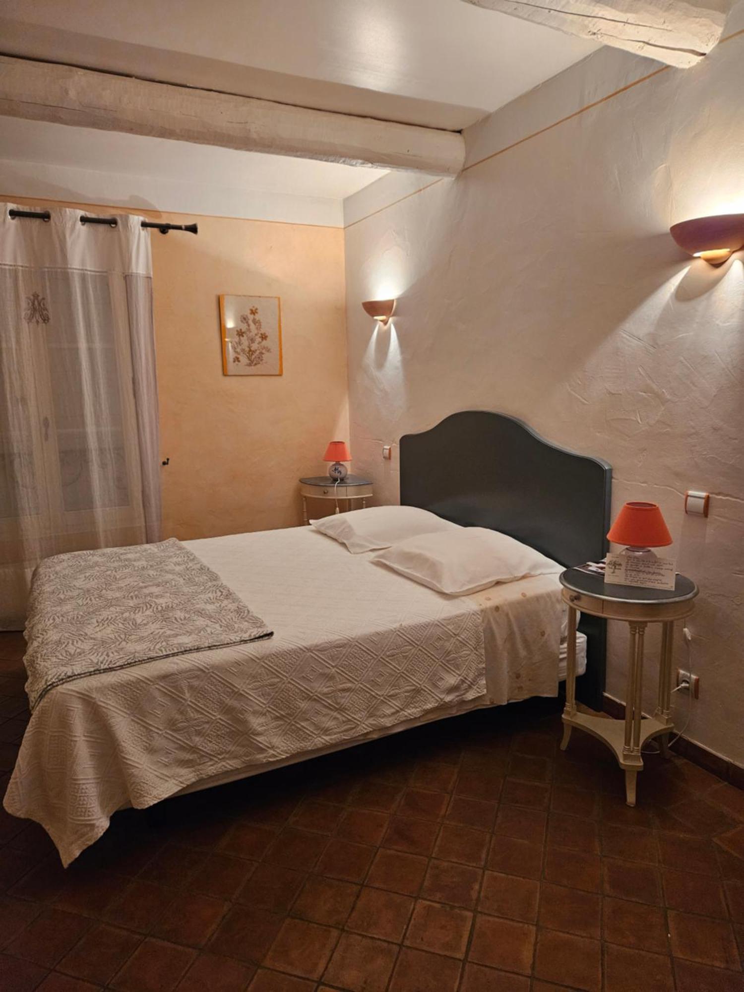 Bed and Breakfast Bastide Des Oliviers Мустьє-Сент-Марі Екстер'єр фото